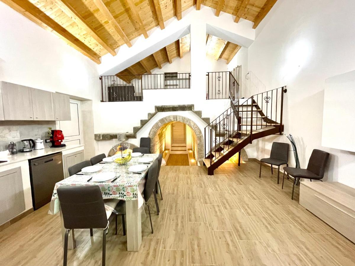 Villa Nunzia Con Piscina, Sauna E Idromassaggio. Floridia Exterior foto